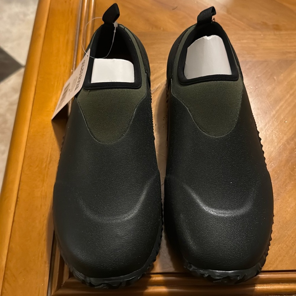 Habit Men’s All Weather Slip-On Footwear Size 8